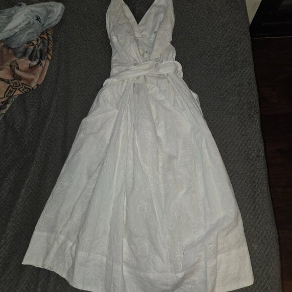 Bisou Bisou white floral embroidered halter dress. - Picture 3 of 4